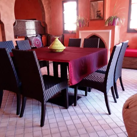 Ifrane, 7 Au Village Naturiste Couple Only Riad